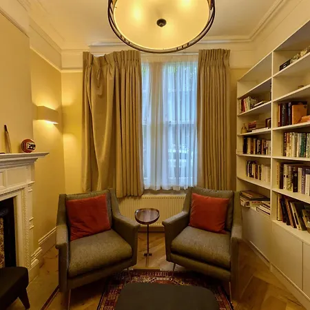 Impressive 5Br Family Home In Leafy Londra Esterno foto