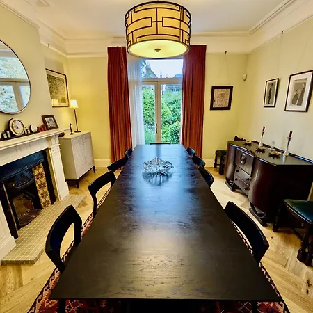 Impressive 5Br Family Home In Leafy Londra Esterno foto