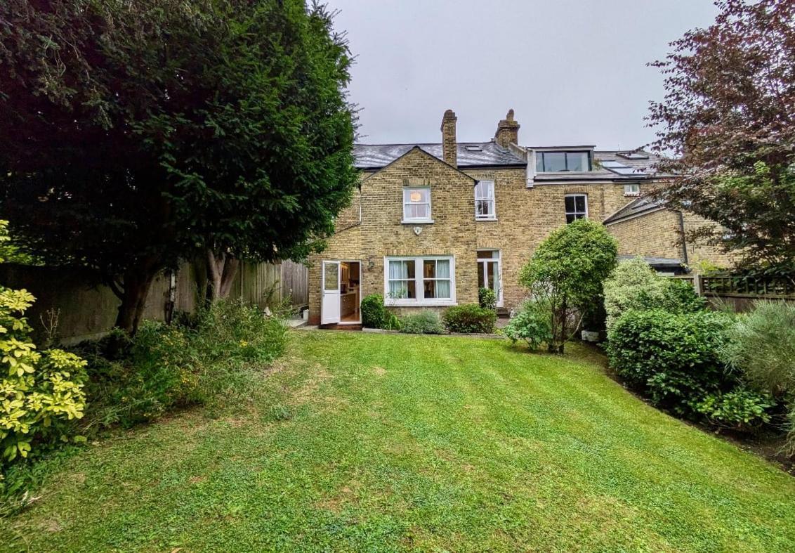Impressive 5br Family In Leafy * Londra